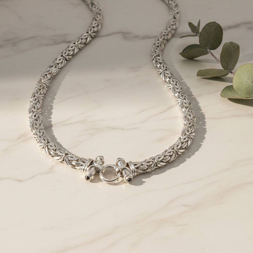 Fashionable Necklace