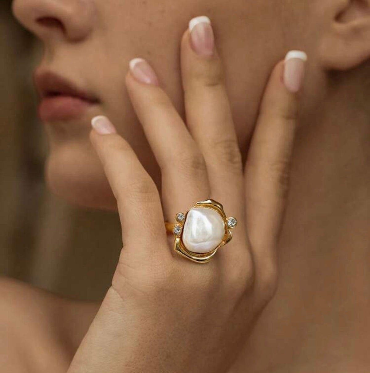 Barroque pearl ring