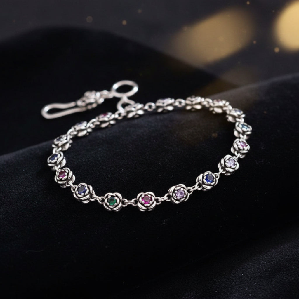 Silver rose garden necklace